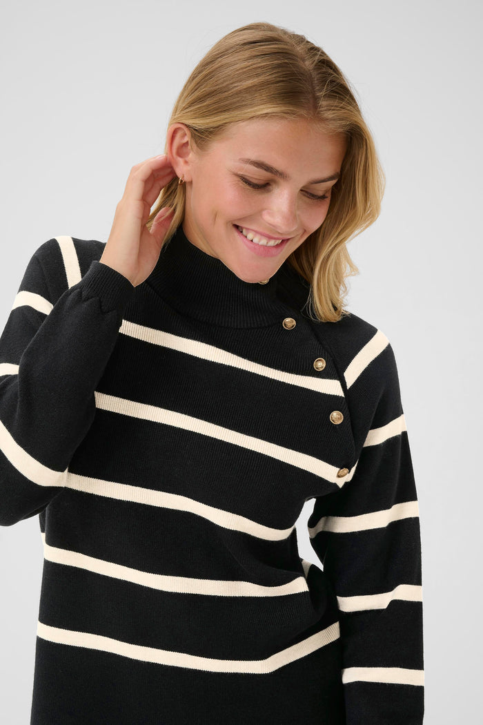 Dela Button Pullover